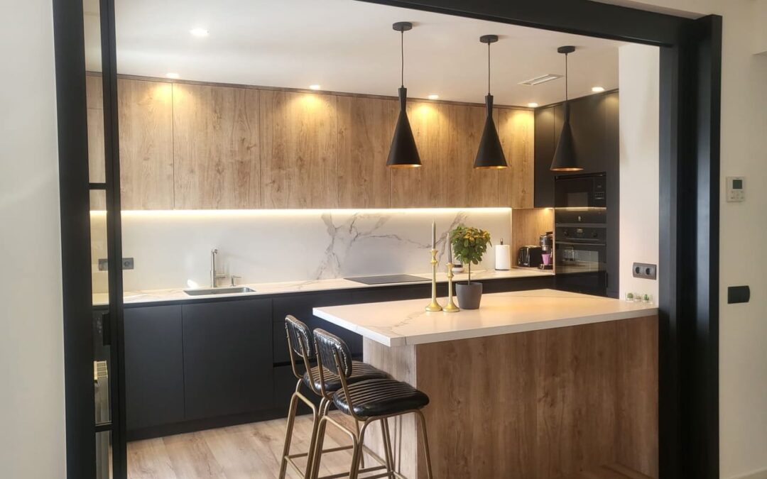 Cómo elegir los mejores materiales para tu cocina a medida